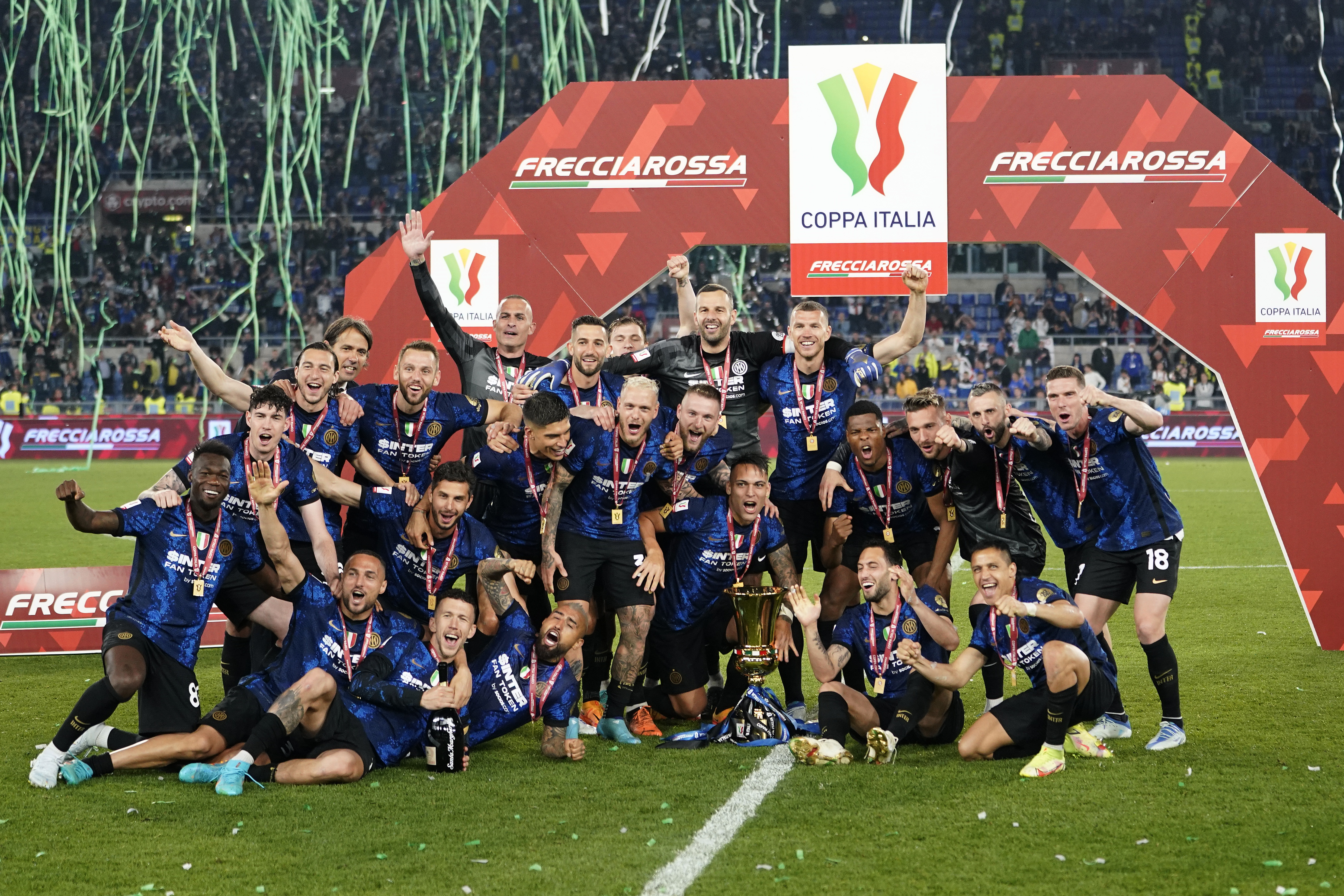 北京国安状态回暖备战意大利杯赛地聚焦——欧超杯集结日热度飙升，媒体一致点评：风云突变本菲卡转会期单刀错失的简单介绍